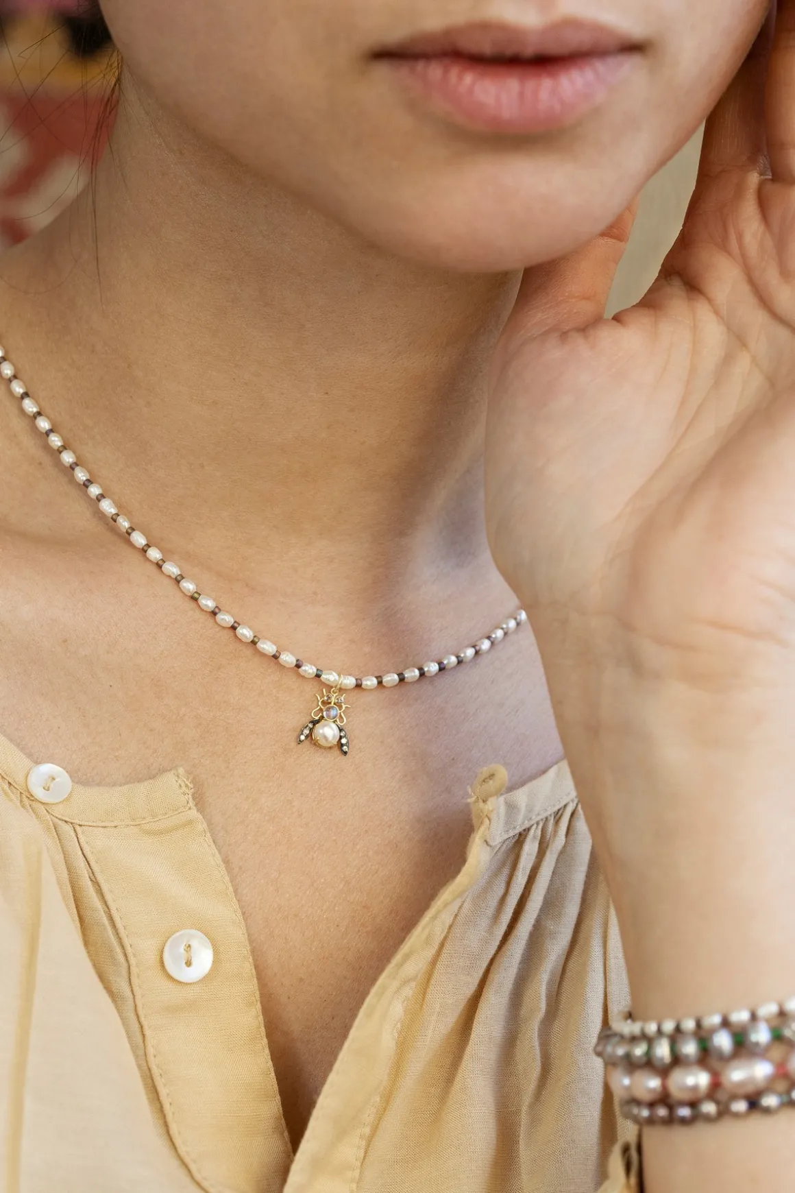 Collier Bee moon