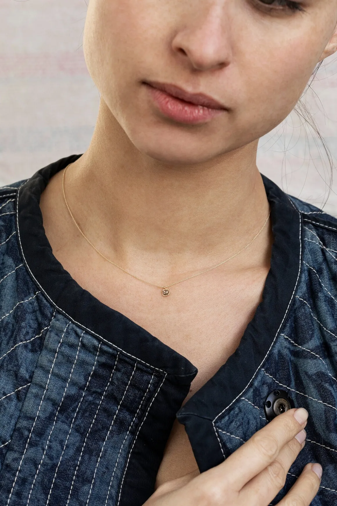 Collier Leeba
