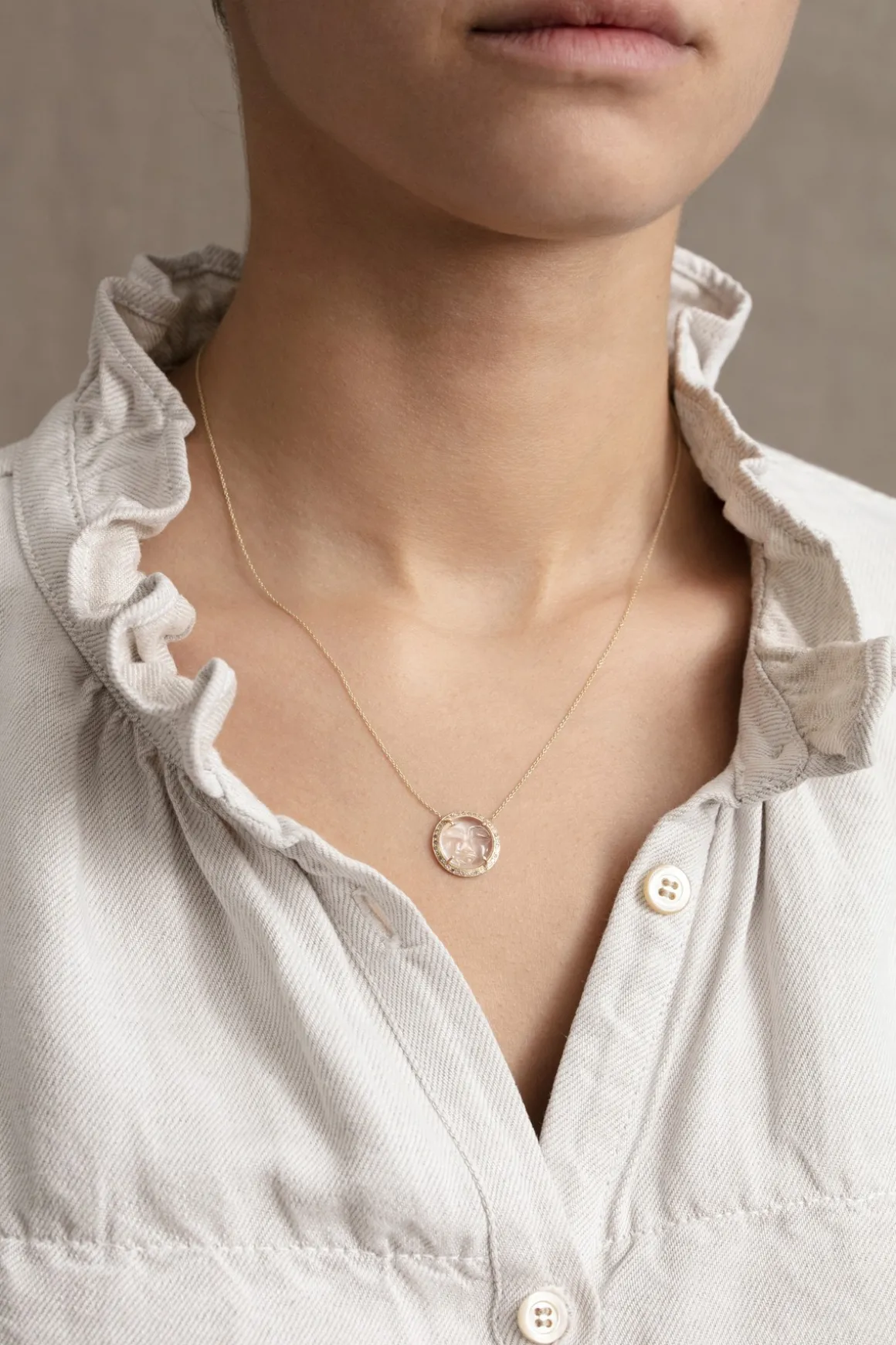 Collier Moon