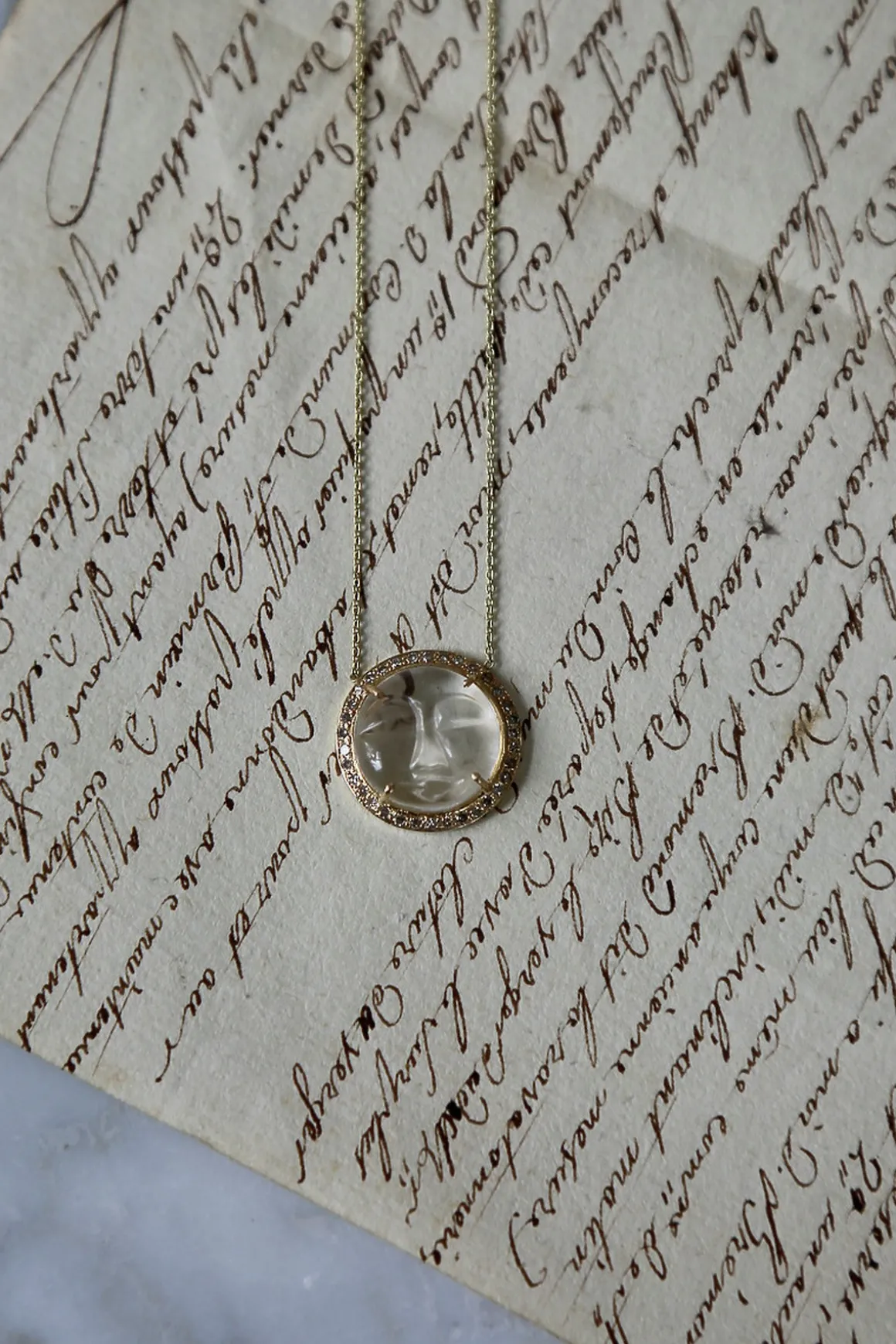 Collier Moon