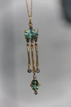 Collier Olive green