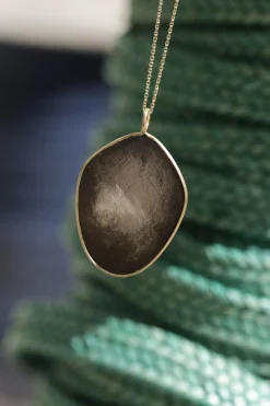 Collier Tom